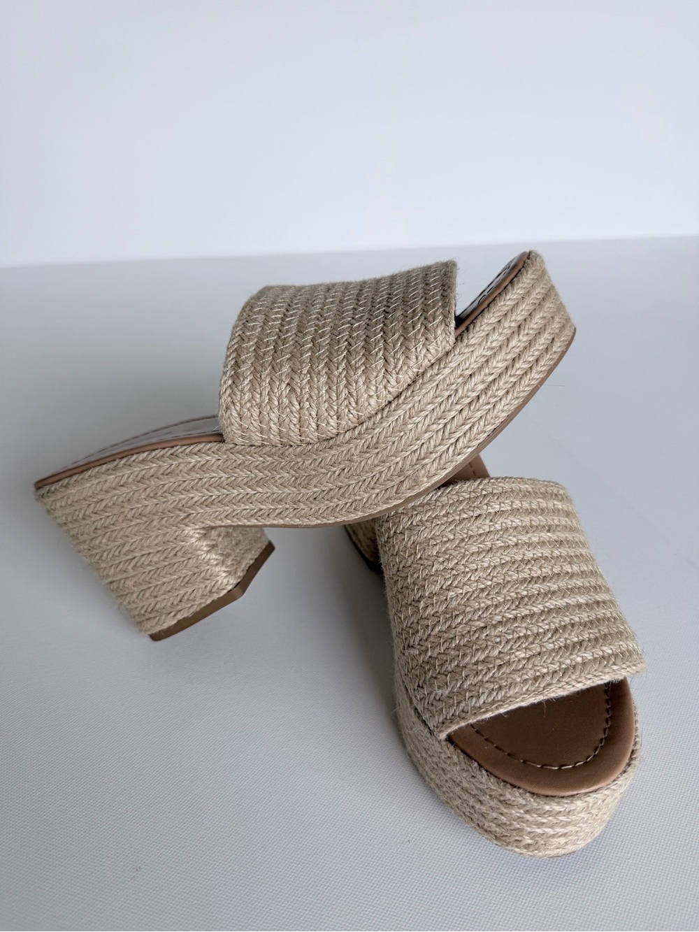 Soda Bertha Jute Platform Mule Sandals Beige Chunky Heels Size 8.5